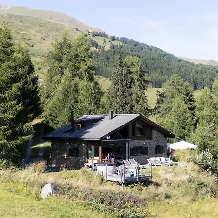 Bergchalet Floena سكول